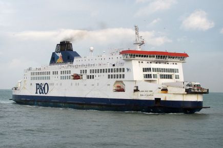 Wszystkie promy P&amp;O Ferries na kanale La Manche zmienią banderę